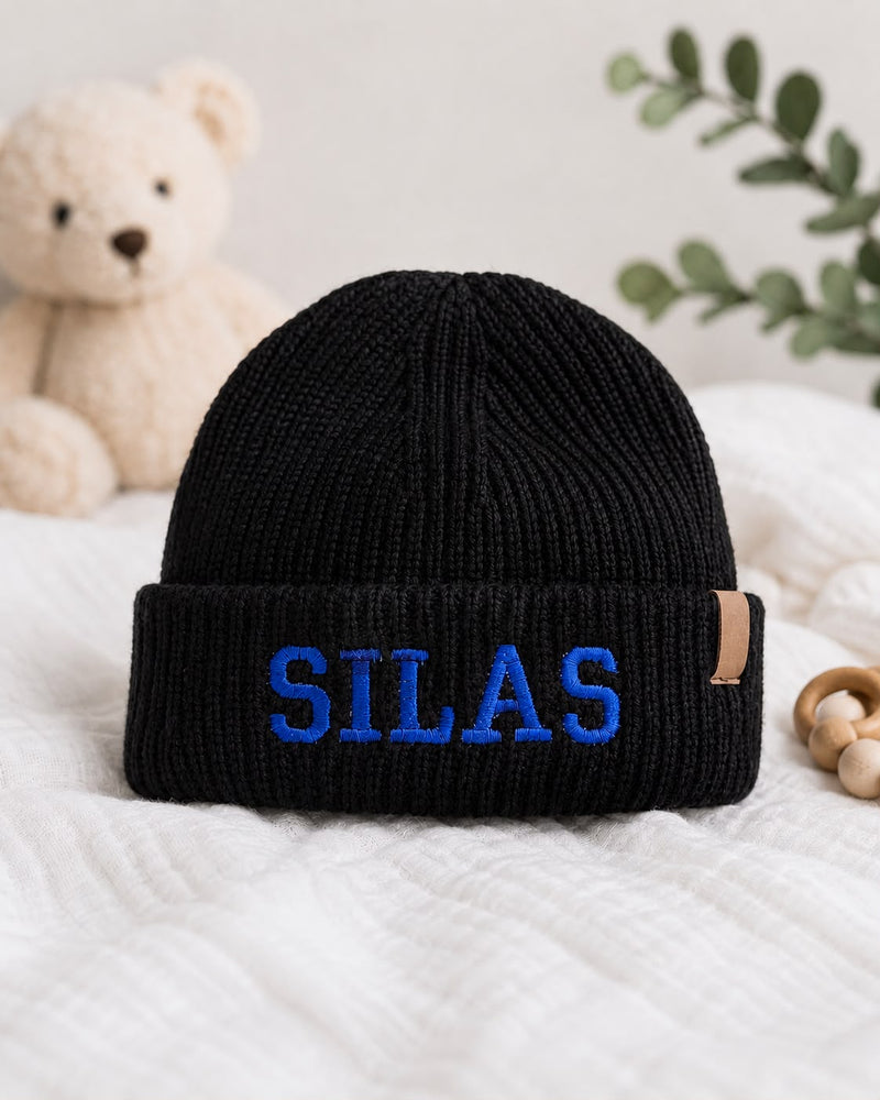 Cap embroidered with the name Silas
